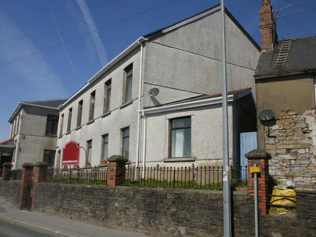 Hình minh họa: Địa điểm và khóa tu phù hợp cho người mới