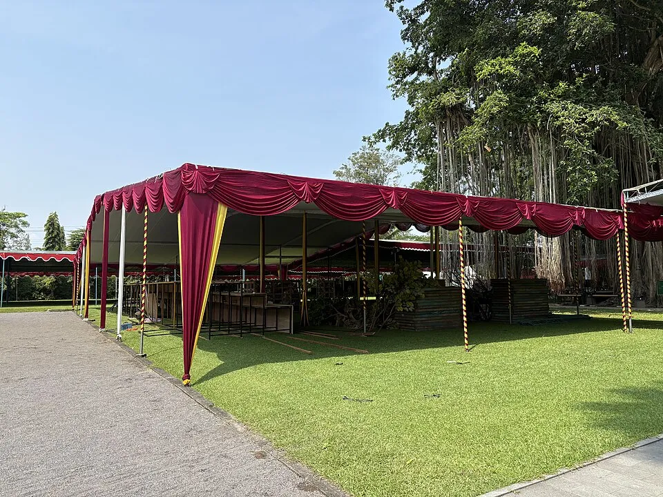 Hình minh họa: Lễ đài chính thức và nghi thức tôn giáo